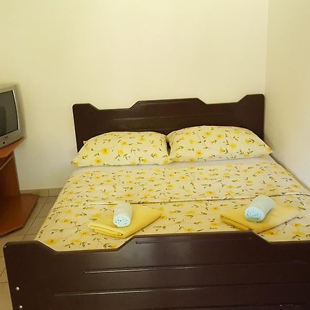 Apartments Mirakul 로파르 외부 사진